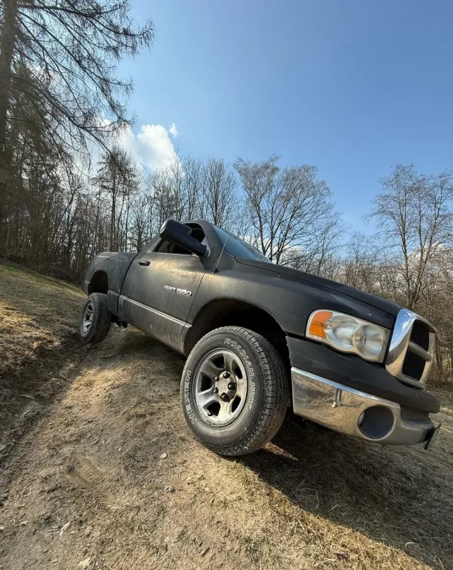DODGE RAM 1500 SLT 4x4