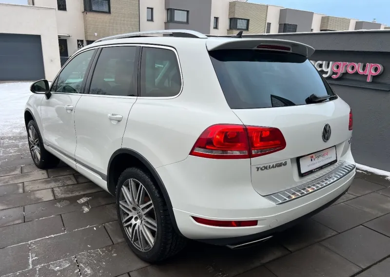 Volkswagen Touareg 3.0 TDI PO ROZVODECH NA PRUŽINÁCH