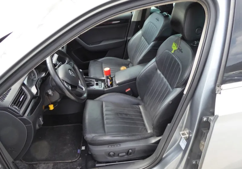 ŠKODA Superb Combi L&K 2,0 TDI 140 kW DSG, CRASH