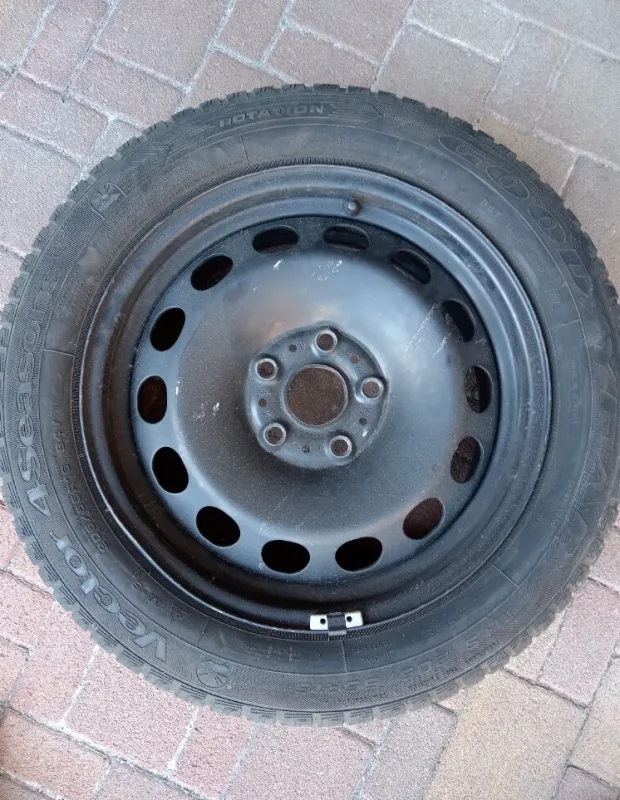Sada plechových disků s celoročním pneu 5x112 R16