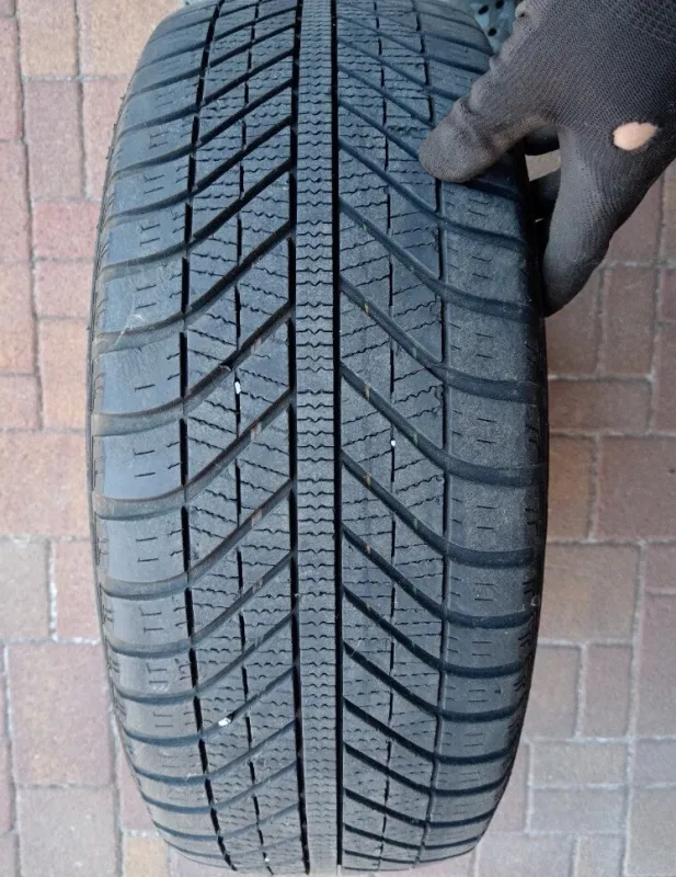 Sada plechových disků s celoročním pneu 5x112 R16