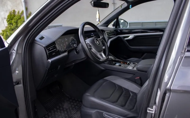 Volkswagen Touareg 3.0 V6 TDI R-Line /aj na splátky/