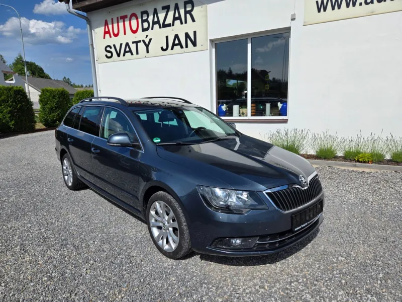 Škoda Superb 2.0 TDI Xenony,Navi
