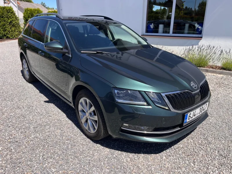 Škoda Octavia 1.5 TSI LED Koupeno v CZ