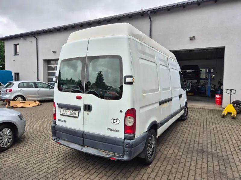 Renault Master 2.5dci poGO MOTORU
