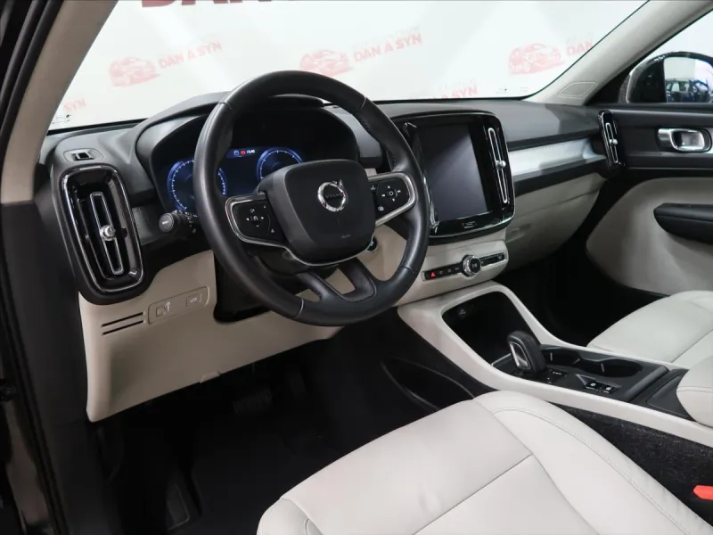 Volvo XC40 2,0 D4 AWD 1.majitel CZ