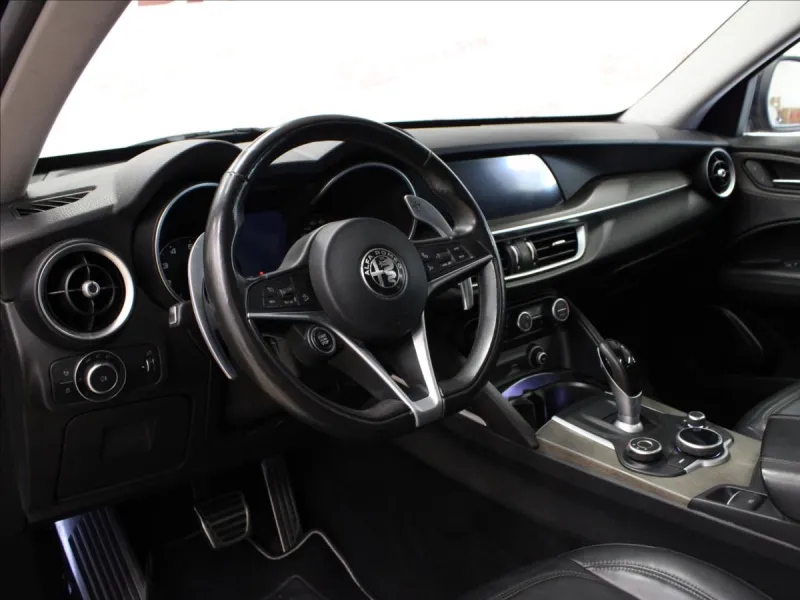 Alfa Romeo Stelvio 2,0 TBi 280k Q4 Kůže Led
