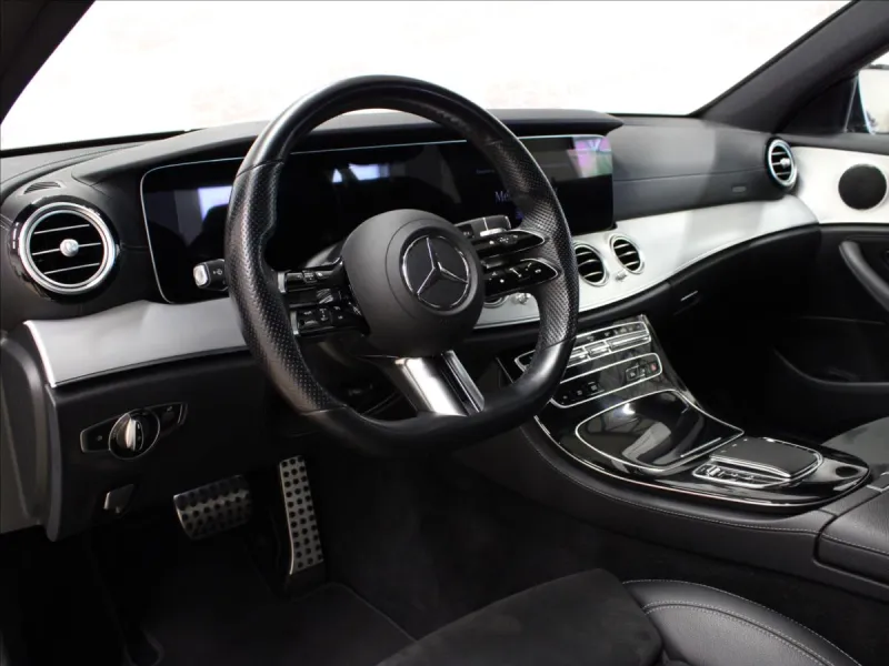Mercedes-Benz Třídy E 2,0 e300 de AMG Line 9G TOP!