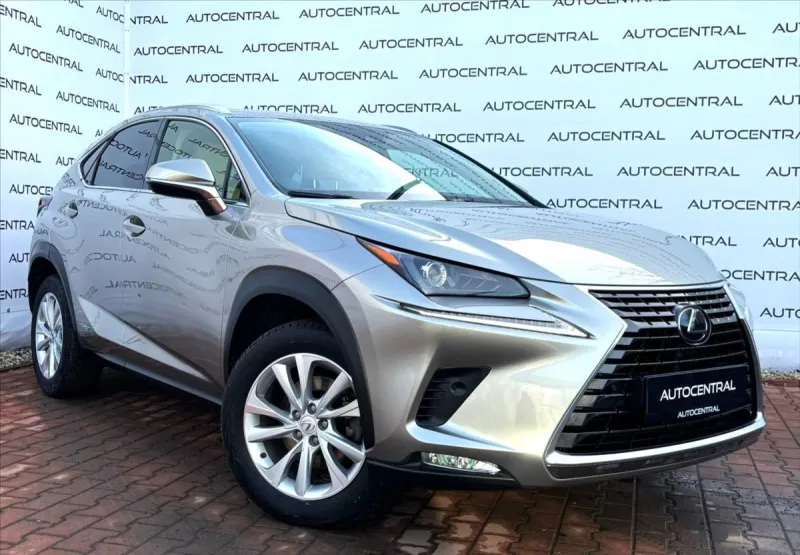 Lexus NX 300h 2,5 i,1.maj.,ČR,DPH,Po serivsu