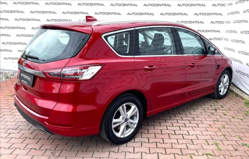 Ford S-MAX 2,0 Ecoblue,140kW,Titanium,AUT,ČR,1.maj.