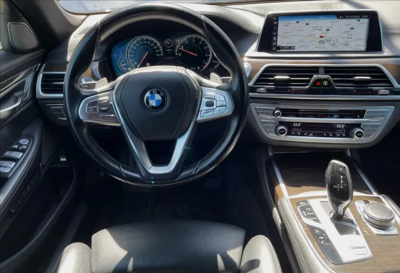 BMW Řada 7 4,4 750i,330kW,Xdrive