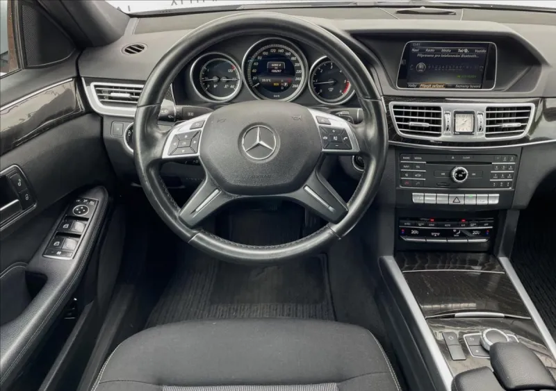 Mercedes-Benz Třídy E 220 Bluetec,125kW,serv.kn.