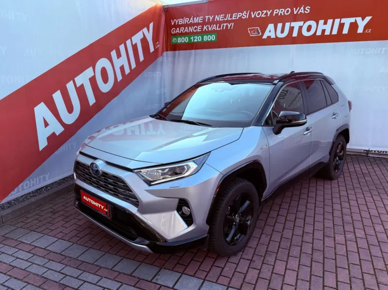 Toyota RAV4 2.5 Hybrid Selection e-CVT, ČR, 1.Maj, Serviska