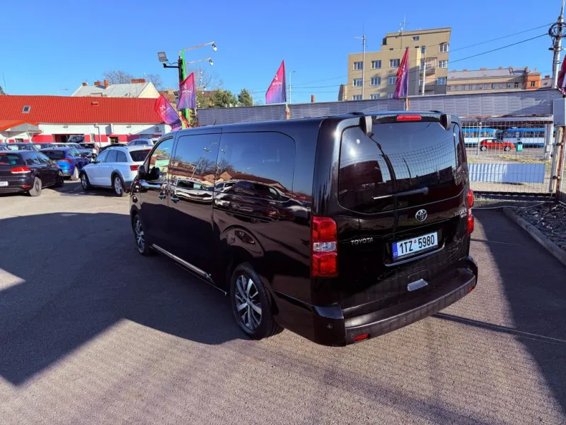 Toyota Proace 2.0 D-4D L2 Aut., ČR, 7 Míst, HeadUp, Nez. Topení