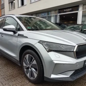 Škoda Enyaq iV Electric 132kW 118tkm Virtual Webasto ACC Qi