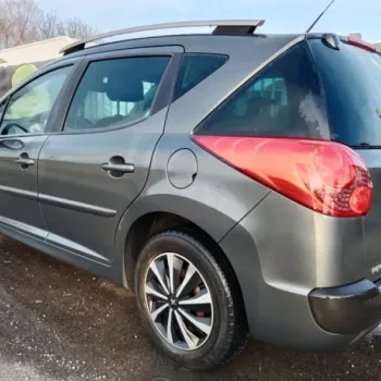 PEUGEOT 207 SW 1.6i 2007/2008 - poškozen motor